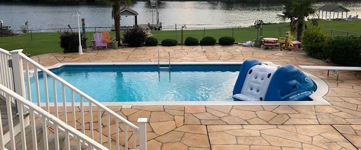 Grand Flagstone Pool Deck